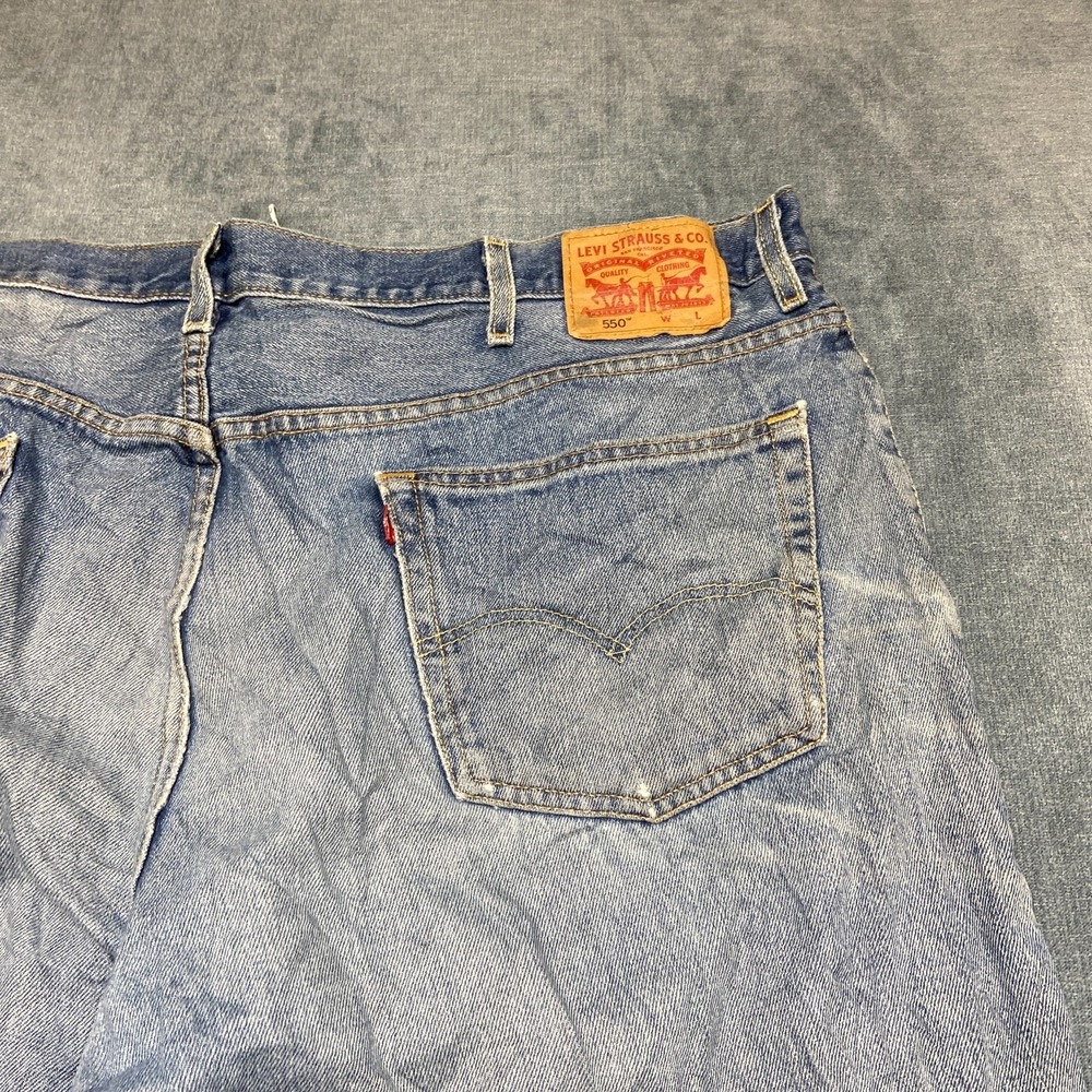 Levi's 550 Jeans Men 44x34 Blue Denim Light Wash Straight Relaxed Fit Whiskering - Picture 4 of 15